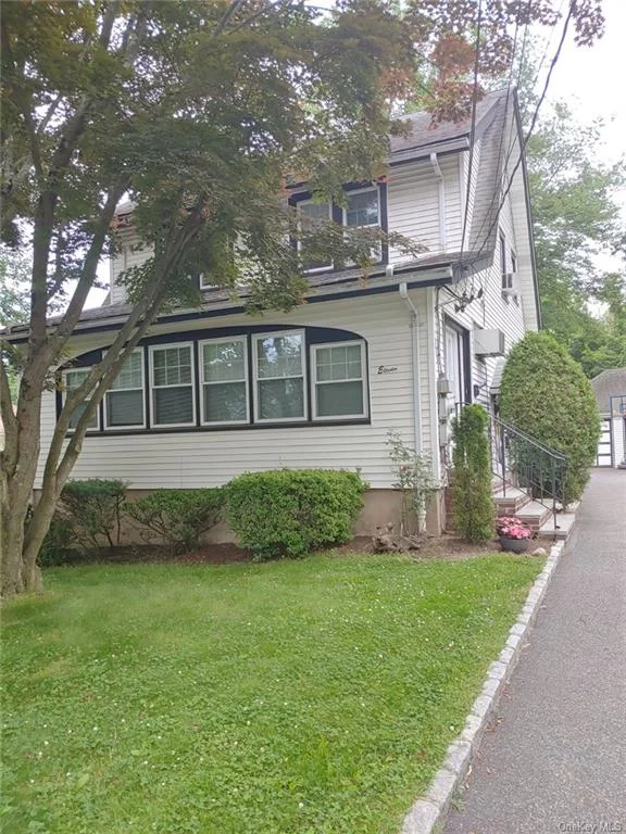 Lovely 1 bedroom apartment in 2 family house. Located in the town of Tappan, NY. There is plenty of storage, parking for 2 cars. Great location near New Jersey border, near restaurants and highways.