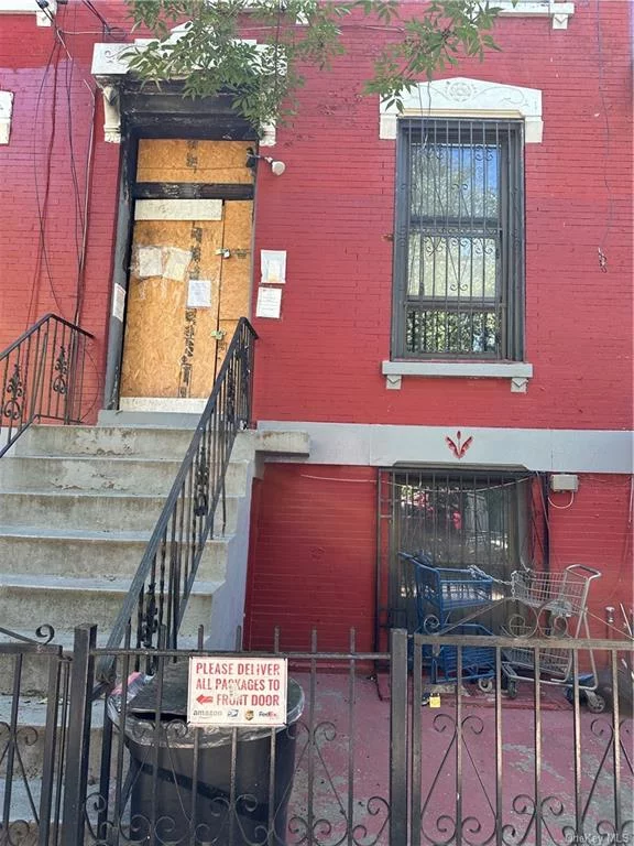 Back on market deal fell thru 9/26/24 .....................................................................................................................ALL CASH SALE. ZONING R6 .. SINGLE FAMILY LEGAL SRO AND A 1 BEDROOM APARTMENT. 410 EAST 142 STREET BX NY 10454 . SOLD AS IS WITH CURRENT HPD VIOLATIONS AND VACATE ORDER . PROPERTY IS VACANT AND HAD A SMALL FIRE IN ENTRANCE OF HOME . THIS PROPERRY NEEDS TO BE GUT RENOVATED ENTIRELY. ALL CASH SALE . Zoning R6 LOT SIZE 16.67x100