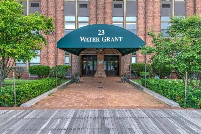 Welcome to Pierpointe on the Hudson nestled in this vibrant waterfront Yonkers community! This bright and airy living space offers breathtaking views of the Hudson River from both the living room and the spacious bedroom with hardwood flooring throughout. This impeccably maintained, pet-friendly building welcomes your furry friends, and you can also experience spacious and convenient living with amenities such as a 24/7 doorman, assigned garage parking, fitness center, and common laundry room. Enjoy a scenic walk along the Hudson River to nearby restaurants, or take a quick 5-minute walk to the Yonkers Metro North station, 30 minute commute. Come and discover what all the excitement is about!