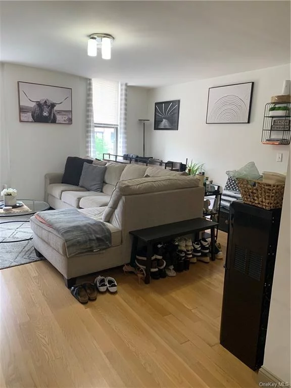 Tastefully updated two bedroom Main St. apartment on Beacon&rsquo;s east end. Beautiful hardwood floors, granite countertops and beautiful views of Mt. Beacon. Shared washer/dryer in building. Tenant pays their own utilities. No Smokers, and a minimum credit score of 680.