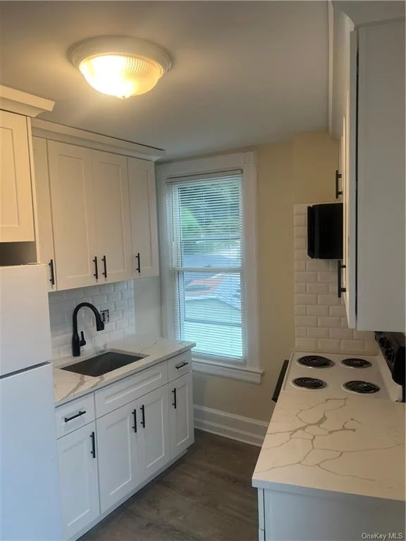 Very spacious 3rd floor 1Br apartment with a new kitchen with granite countertops, an updated bathroom, ample closets and washer/dryer in the building. Conveniently located to everything that makes the Village of Cold Spring so appealing. Off street parking. Available Immediately!