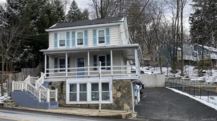 Charming rental in the heart of Chappaqua. Walk to all. Minutes to down town, train, shops and restaurants. 2nd level apartment with lovely front porch, 1 bedroom, Office, Living Room, 1 full bath, Brand New Kitchen with: stainless steel appliances, island and coffee bar.