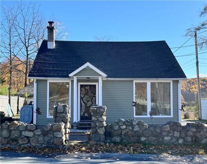 Cute 3 bedroom 1.5 bath newly renovated cottage in the hamlet of Sugar Loaf with WARWICK SCHOOLS. Upgrades include a newly finished pass through kitchen with stainless steel appliances, modern refinished hardwood floors and fresh paint throughout! 2 parking spaces available. Added bonus, this space can also be used as a store front for a work/live setup, ideal for a new business starting out, this location provides great exposure and is in a prime location in the arts and crafts town of Sugar Loaf.