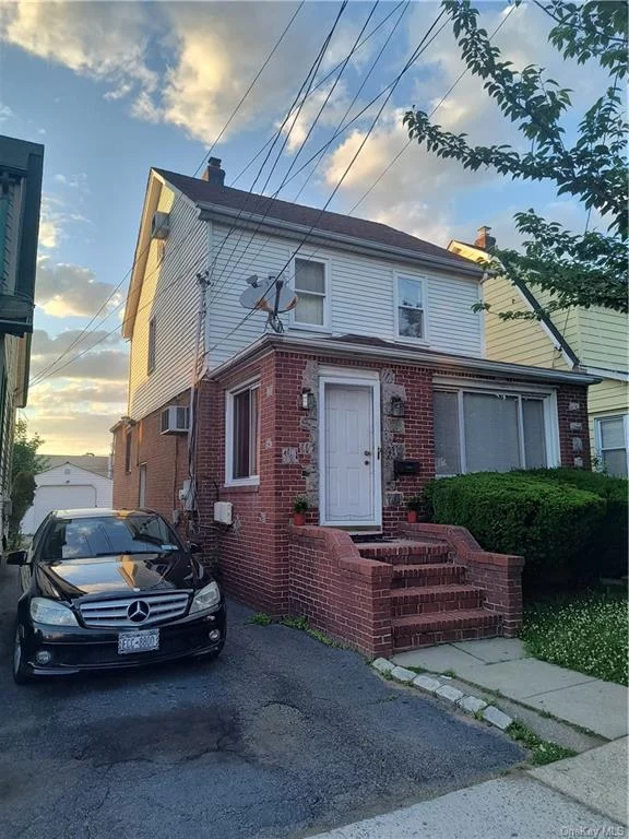 OCCUPIED REO - NO INTERIOR ACCESS. DO NOT TRESPASS and/or CONTACT OCCUPANTS. Great opportunity to own in NHP! Close to all! Brick/Vinyl colonial on a prime street! Detached garage! CASH ONLY! Sold As-IS!