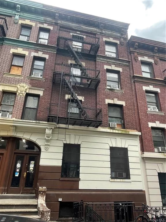 Investment opportunity available: a fully occupied eight-unit building with month-to-month leases. The property comprises four four-bedroom and four two-bedroom units, conveniently located near Yankee Stadium, major schools, hospitals, and the Bronx courthouse. Accessible via 4, D trains and buses Bx6, Bx13, BxM4, Bx2, Bx1, and BxM4. The basement features a three-bedroom, one-bathroom unit with separate entrance. Tenants are responsible for electricity and cooking gas, while the landlord handles maintenance, heat, and hot water. Sold as-is, with no individual unit rental breakdown.