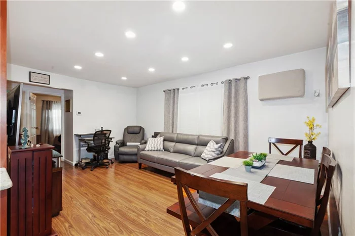 Situated on the ground floor of a two-family residence, this 2-bedroom, 1-bath apartment at 2573 Flint Ave in Eastchester, Bronx, features hardwood floors throughout, a modern kitchen with stainless steel appliances (no dishwasher), and a whirlpool tub. Enjoy shared access to a spacious backyard, perfect for outdoor relaxation. Street parking is available, and dogs are welcome (sorry, no cats). Tenants are responsible for cooking gas and electric. Please note, there is no washer/dryer. Conveniently located near I-95, Hutchinson River Parkway, Pelham Parkway (2 & 5 trains), and Baychester Ave (5 train) stations, with easy access to local shopping and dining. Move-in ready!