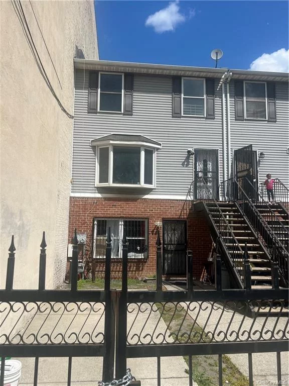 Young Legal 2family home attached 3brs apt duplex with 1.5baths over 2brs apt and private driveway. Close to school, shopping and transportation.