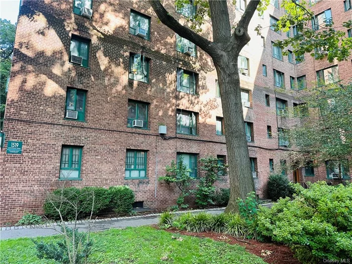 Condominium in Parkchester Location: 1519 Metropolitan Ave UNIT 4C , Bronx, NY 10462 This is a beautiful, well-kept 2 Bedroom condominium located at Parkchester. The building has a secure lobby & elevator. As you enter the unit we have a lovely living room & open concept Dine-in. This unit has two large size bedrooms & one bathroom, kitchen & nice living room. The kitchen has granite counter tops. Each bedroom has several windows providing ample natural light & enough closets. The location is super convenient. Nearby walking distance you have Schools, Shopping mall: Macy&rsquo;s, Marshall , Oval Park , restaurant & supermarkets like Fine Fare, Key Food and C-Town. The transit is reliable. It has 6 train subway nearby. Buses: Bx-22, 39, 36, 40, 42, Q44 & Express bus to Manhattan .Call your agent for a viewing today. Fully Vacant. NOTE: maintenance fee covers Heating , Water and Gas.