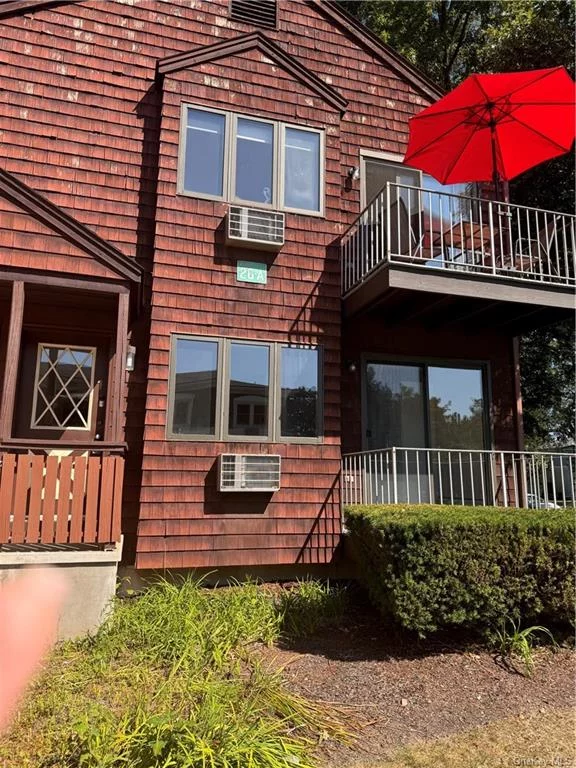 Gorgeous renovated 1 br condo on 1st floor with your own private entrance! Newly finished hardwood floors, large bedroom, open floor plan, deck, granite countertops, neutral decor, close to all! In the heart of Nanuet , very convenient location near college Ave and major shopping. Storage, laundry , ample parking. Absolutely no smoking, no pets* can be furnished for $3600 a month.