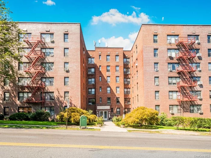 Spacious 2 bedroom apartment with beautiful parquet wood floors. Lots of closets. Updated kitchen, large living room with large windows and generous sized dining area. Building is in a great location near all shopping, schools, shopping and entertainment. Short distance from the Cross County Shopping Center and Empire City Casino. Accessible to local Bee Line buses that travel throughout Westchester and the Bronx. Near the express bus on Central Park Avenue and near major highways (I95, I87 and Cross County Pkwy).