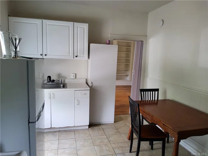 Affordable 1 1/2 bedroom apartment that is clean and freshly painted in the village of Harriman. You can walk to everything including public transportation and shopping. The unit has lots of storage. The landlord pays for sewer and water. This apartment is ready for Oct 1