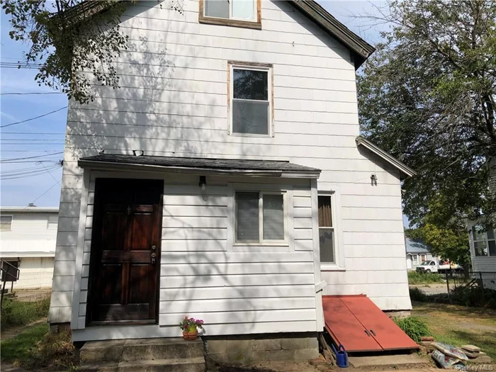 Cozy Apartment in 2 Family House. 1st Floor. Clean Freshly Painted. Owner pays Heat, Water, Garbage. Tenant pays Gas Hot Water and Electric and Cable. Arlington Schools. Off Street Parking. Use of Backyard. Close to Restaurants. Close to Vassar Colledge. Close to Raymond Ave and Main St.