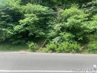 25 ft x 199 ft historical lot, ZONING R2 in Hillside District. Topographical survey available and attached. Consult with your design professional. Second lot after 510 VAN DUZER St. and one lot before 568 Van Duzer St.