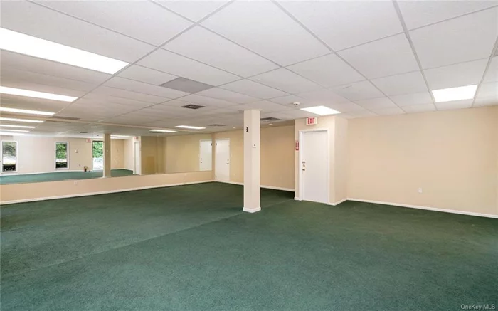 Excellent Location!! Right in the Heart of Somers/Lincolndale! Great High Traffic Area. Large Space that has been Painted & New Ceiling Tiles & is Ready to go for Your Business. Potential Use as Doctors Office, Yoga Studio or Use Your Imagination! Great Parking with High Visibility Location! Just Painted. Tenant pays Electric & Heat. Owner pays Taxes & Maintenance!