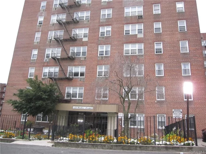 Commuters delight!! Close to shopping, buses & Metro North-Mt. Vernon West. -25 mins to Grand Central or 18 minutes to White Plains. Easy access to Bronx River/Cross County/87. Well maintained coop building with outdoor pool and on site super. Heat, hot water , and pool membership included. Board Approval Required. Credit Score of 680 or better.