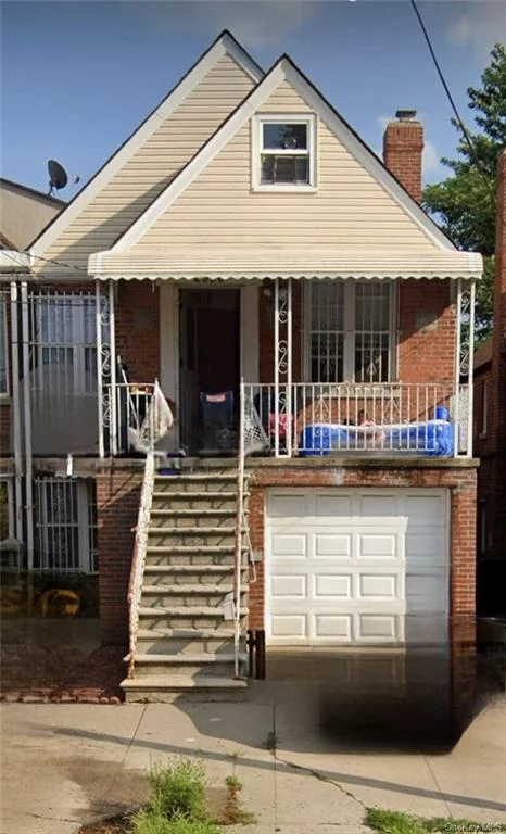 Charming Large 3 bedroom 1 bath house for rent located in the heart of Throgs Neck.  Close to Bus, Close to Park, Close to School, Close to Shops, close to highways, and all of life&rsquo;s necessities.