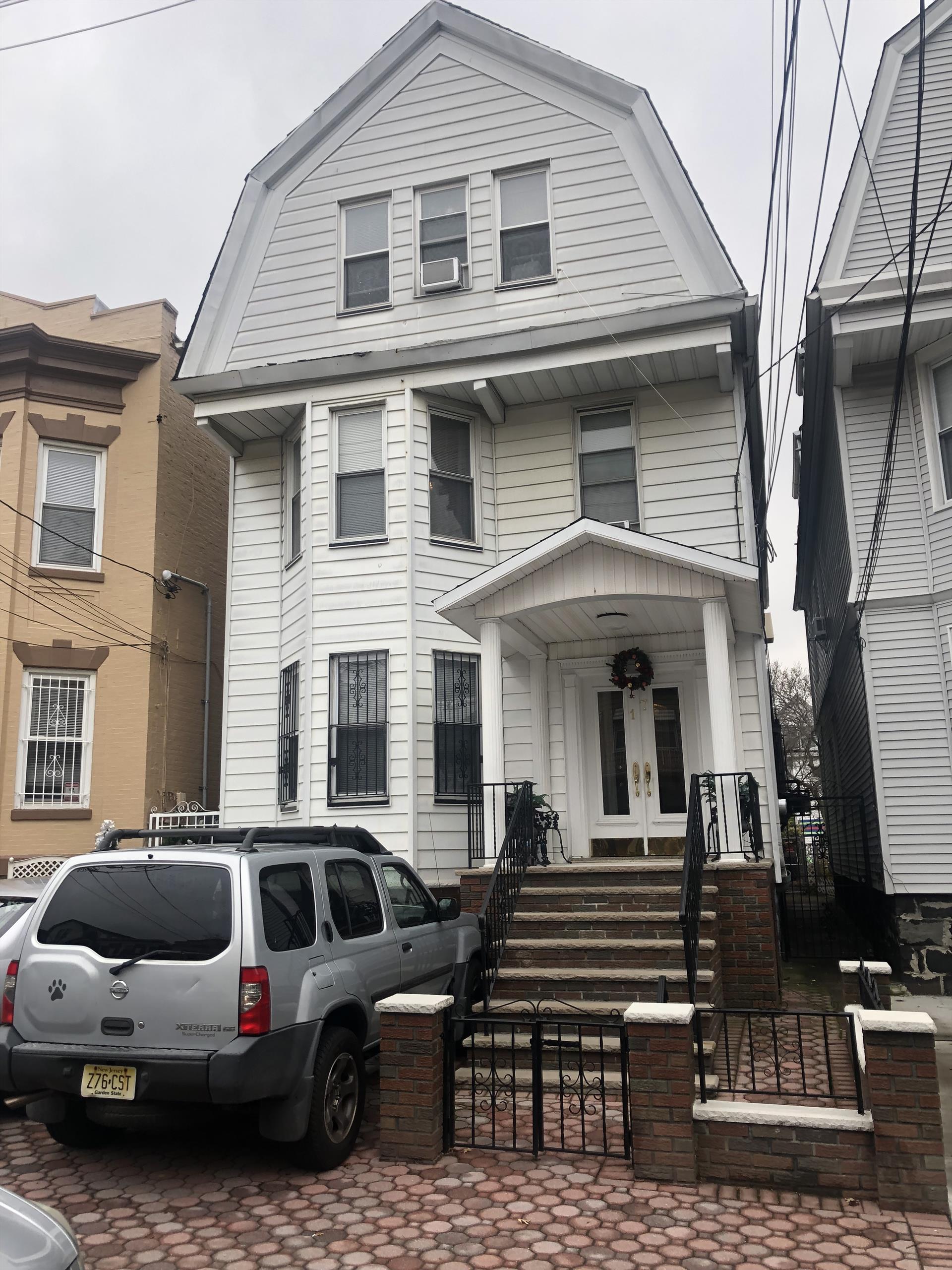 Amazing Weehawken location, very spacious 2BD plus 3rd room that can be used as an office or nursery. Open living room and dining room layout is perfect for entertaining. Washer/Dryer in unit. Located off Blvd East making your NYC commute a breeze. Tenant is responsible for utilities.