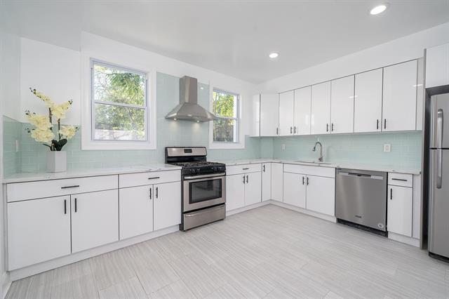Welcome home to this completely Renovated Jersey City Heights 2 bedroom + office, 1.5 Bath single family home! Apartment features large eat in kitchen, dishwasher, laundry in basement, rear yard, & hardwood floors. Available June 1st 2022. 1 month broker fee. Don't miss this opportunity in the best location of the heights!