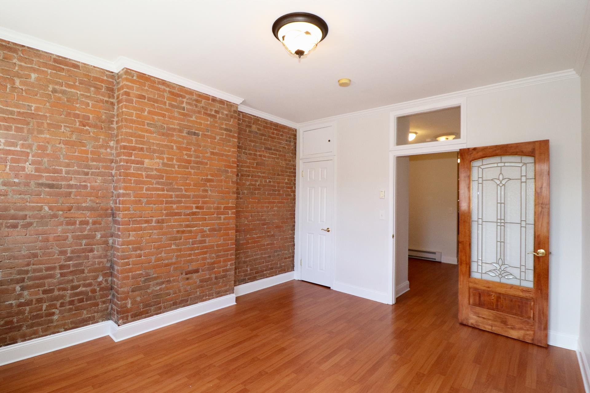 Bright, recently renovated one bedroom apartment features exposed brick details, hardwood floors, stainless appliances (dishwasher, microwave, & fridge). Additional amenities include: shared laundry, & shared outdoor space. Located near Hamilton Park which has tennis and basketball courts, weekly seasonal farmer's market. Available for June 1st. Ask for the virtual tour!