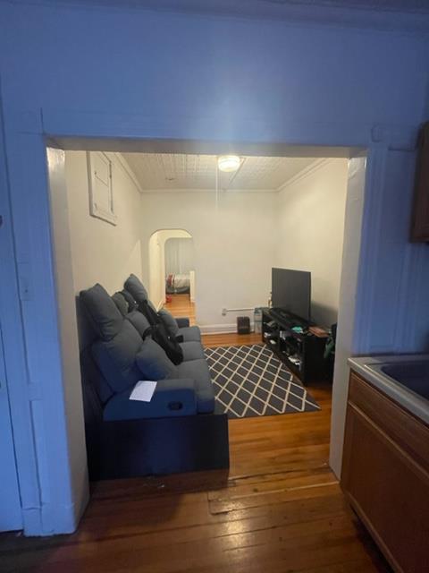 Centrally located 1 bedroom apartment in the heart of Hoboken. Close to bus, path train, restaurants and shops! Available for a 7/1 move. 1 month broker fee. Please note bathroom does not have sink. 