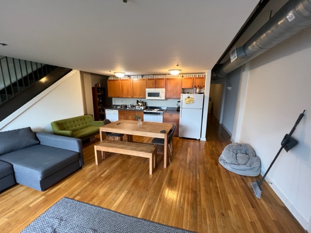Amazing spacious 3 bedroom 2 bathroom in the heart of Hoboken. Apartment features: hardwood floors, duplex unit, spacious bedrooms. Washer/dryer in building. Shared outdoor space. Parking available for an additional $200/month. 1 month broker fee. Available 9/1.