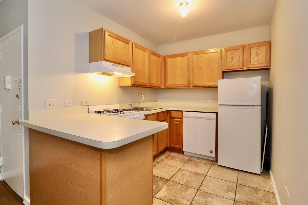 This 3 bed, 2 bath apartment is located on the corner of 1st & Adams in Hoboken. All bedrooms have enough space for a queen sized bedroom set and the living room is located in the center with an open layout to the kitchen. Two full bathrooms. Kitchen with dishwasher and gas stove. Walk, bike, scoot, or skate along 1st St to Washington St, the waterfront, PATH station, or Stevens Institute. Hardwood floors, plenty of closet space, and a well maintained, professionally managed building. Available October 1st. Ask to see the virtual tour!