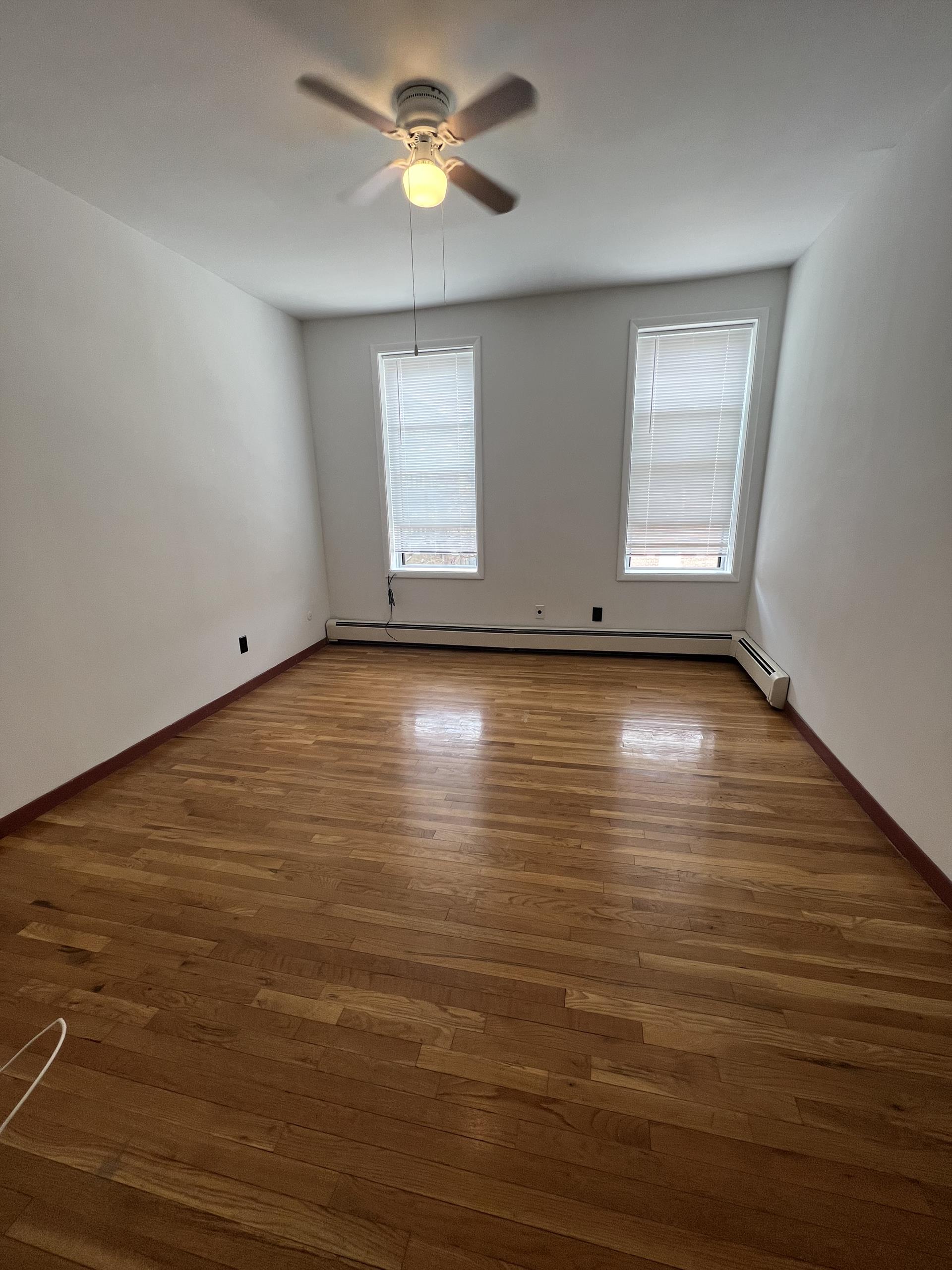 1 bedroom apartment located in the heart of Hoboken! Close to all shops & restaurants. Only 1 block away from church square park. Available 10/1. One month broker fee. 