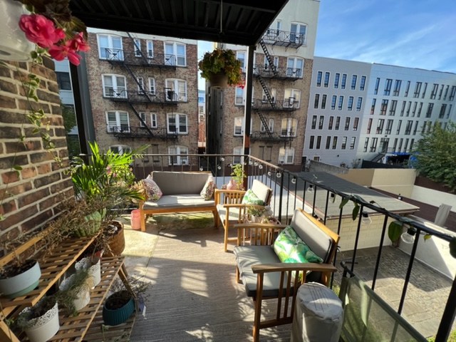 Fantastic 1 bed apartment located in central Hoboken! This unit features private outdoor space! Available 12/1. One month broker fee. No laundry on site. 