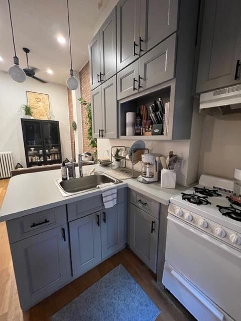 Cute studio located in midtown Hoboken! Unit features hardwood floors & ample closet space. Washer/dryer in building. Available 11/15. One month broker fee. 