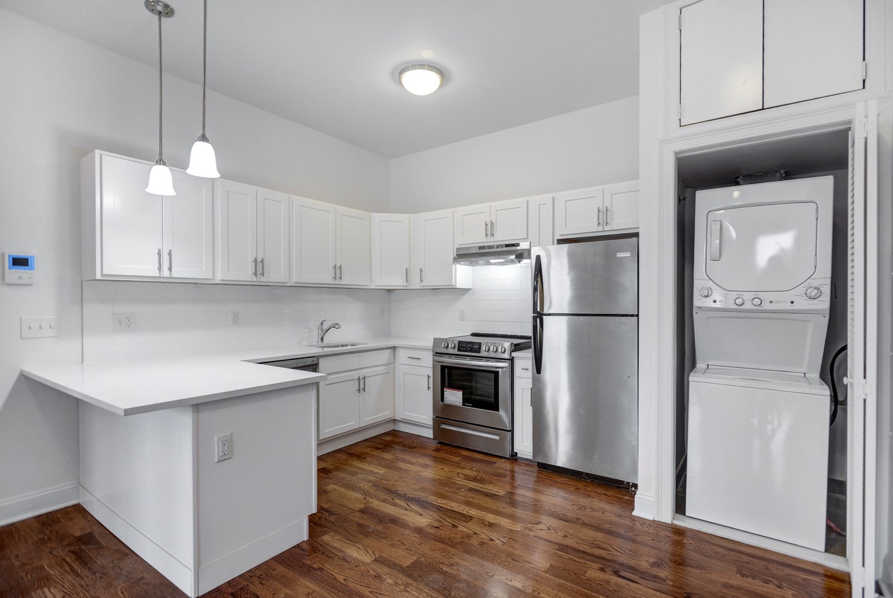 No broker fee! Located in the center of Downtown Newark, a few short blocks to Newark Penn Station for quick access to NYC, this newly renovated historic building offers a beautiful 1 bedroom unit. This apartment features historic elements alongside modern amenities such as central A/C, in-unit washer/dryer, white shaker cabinets, quartz countertops with seating area, stainless steel appliances including dishwasher, and elevator for your convenience. Direct views of the Prudential Center across the street from the rear windows. 