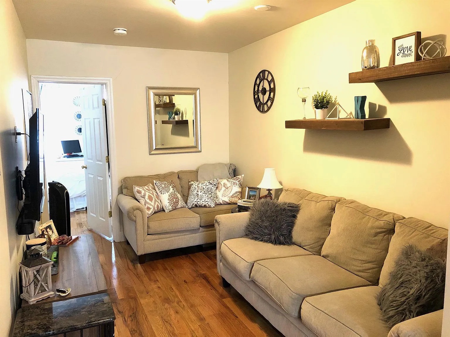 Spacious 1 bedroom layout in Midtown Hoboken! This unit features large bedroom & hardwood floors. This unit will not last! Available June 1st. Broker fee is 10% of annual rent. No pets.