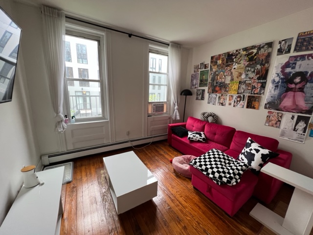 Centrally located 1 bed 1 bath in the heart of hoboken! This apartment features hardwood floors, nice layout and amazing location. Available 8/1/23. Broker fee of 10% of annual rent paid by tenant.