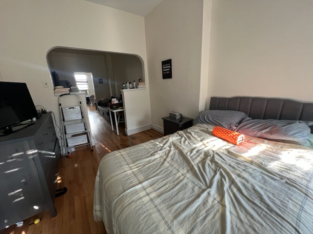 Huge studio layout in prime location! This unit is conveniently located just one block from Washington st. Close to all shops & restaurants. No laundry. No pets. Available 9/1. Broker fee of 10% of annual rent paid by tenant.