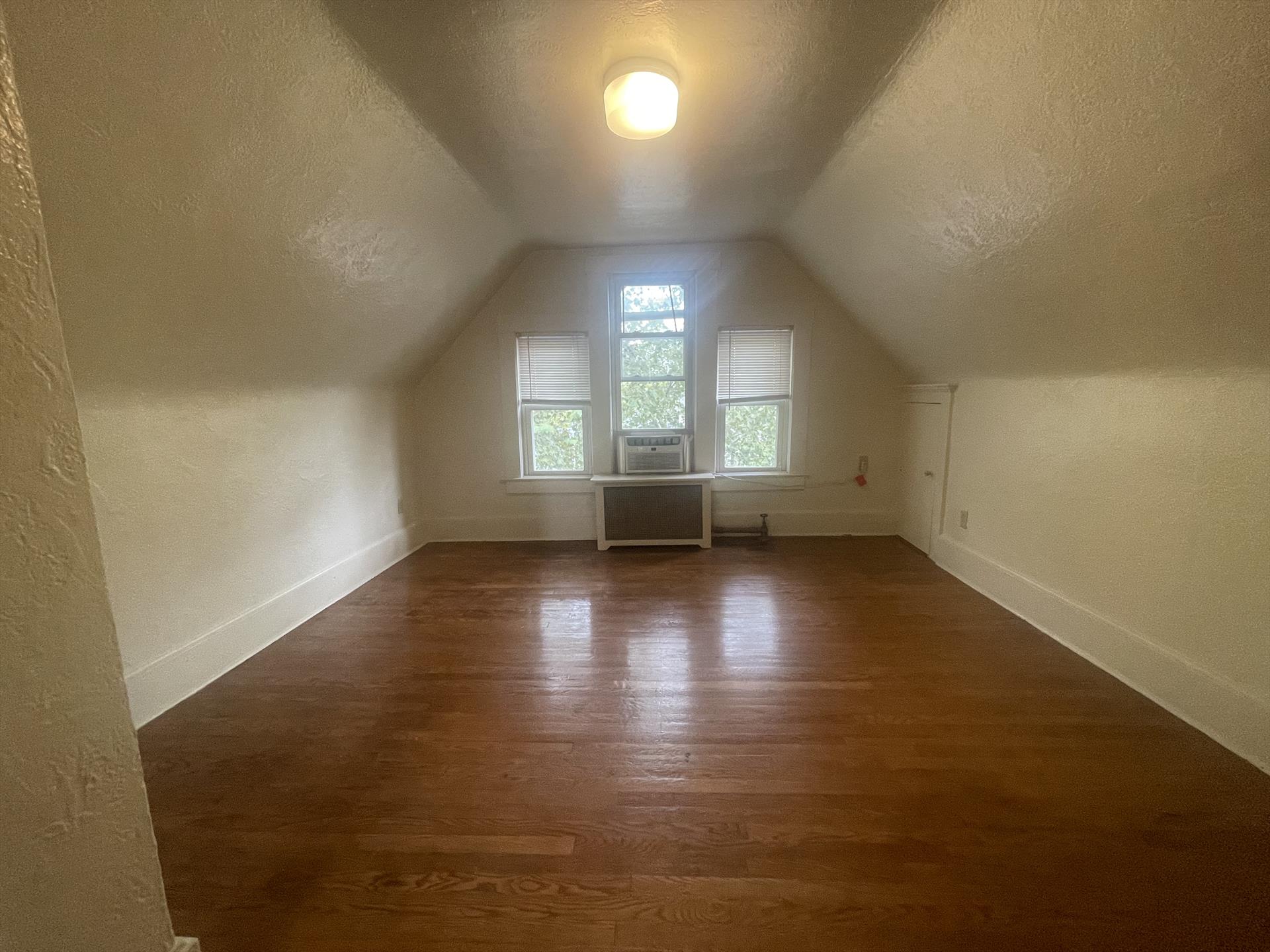 Large spacious one bedroom with office. Heat and hot water included. Near shops, cafes, and restaurants. Convenient commute to the Hoboken light-rail elevator and NYC bus transportation. 