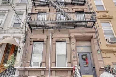 Welcome home to this charming one bedroom on desirable Hudson Street. This apartment features hardwood floors throughout. Heat and hot water are included. Available March 1.