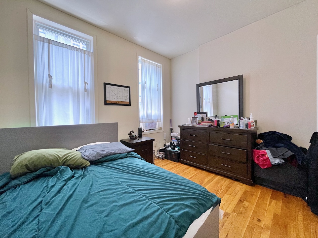 This apartment features a sun-filled bedroom, spacious shared backyard, and kitchen with shaker style cabinets. Located in a great Midtown Hoboken location, allowing for easy transportation for commuters who can also enjoy close proximity to great restaurants, shopping, and parks. Available July 1st!