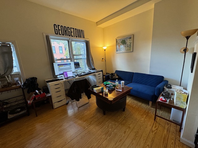 Nicely sized 2 bedroom apartment on desirable Bloomfield st! Just 1 block over from Washington st. Close to shops, restaurants, path, bus, and more! Available 12/1. No pets. Tenant pays broker fee.