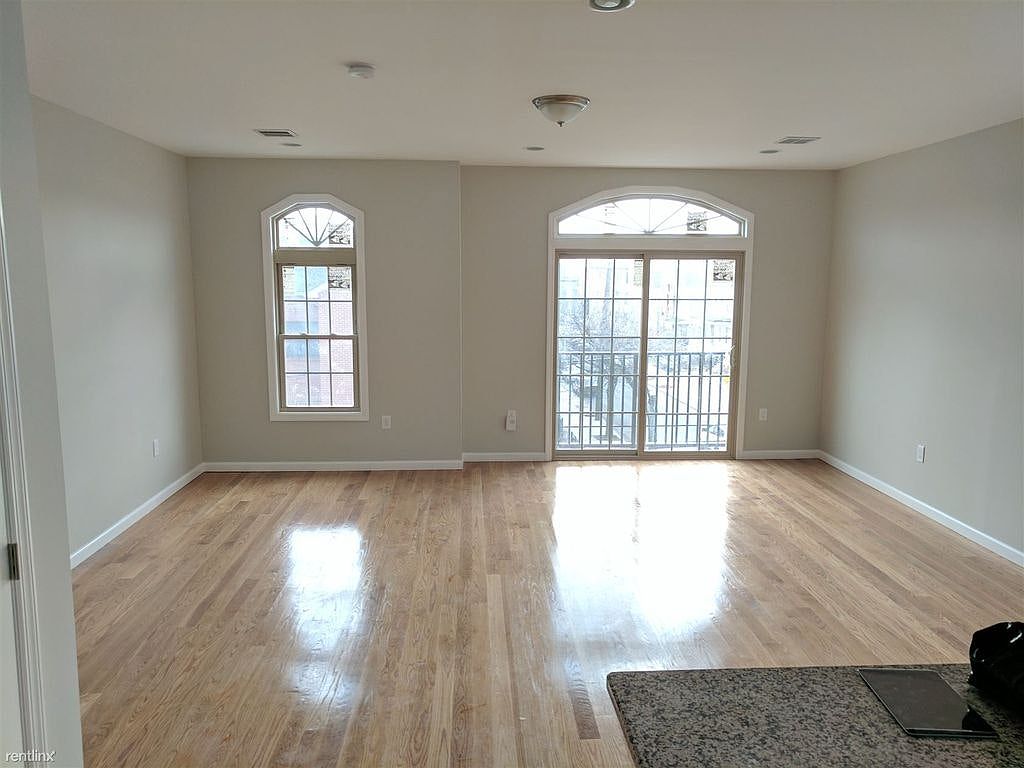 Look No Further! Welcome Home To This Beautiful 2 Bedroom 2 Full Baths With PRIVATE DECK In Jersey City Heights. Fully Stocked Kitchen With SS Appliances, Washer/Dryer In The Unit. Hardwood Floors, Lots Of Closet Space Including A Walk-In Closet. Plus So Much More. Must See To Appreciate. Available ASAP 1 Month Security Deposit, Small pets ok.