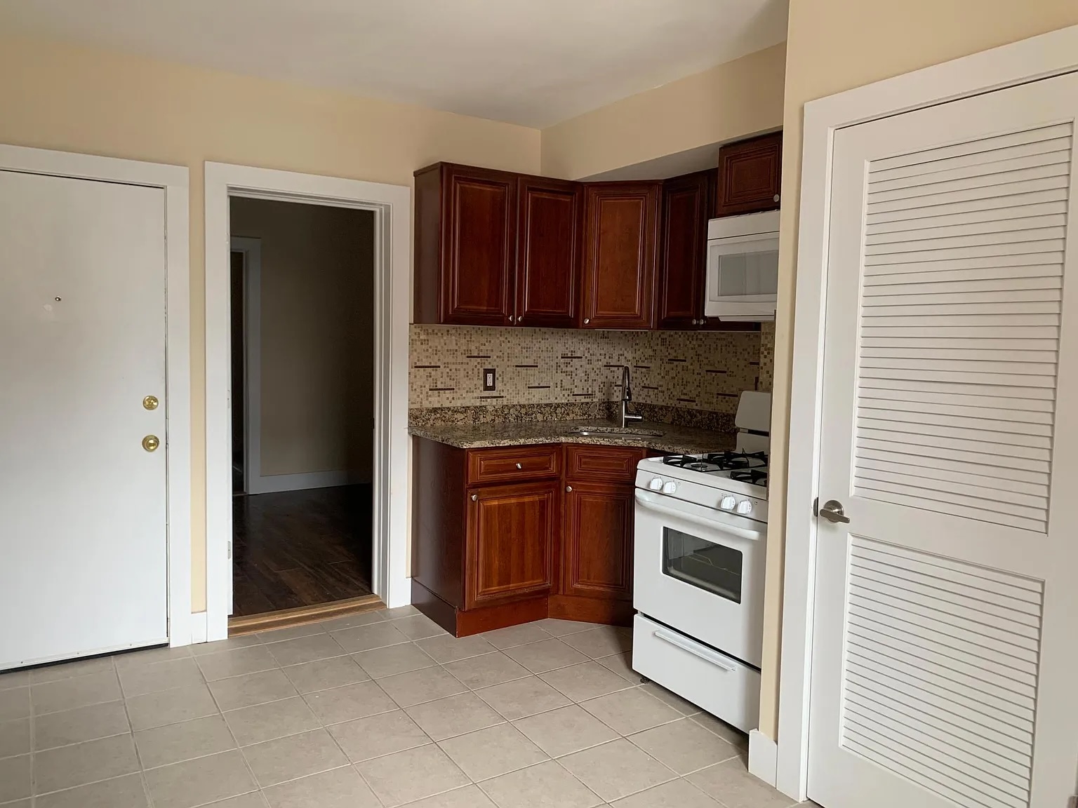 Amazing one bed, one bath in prime location! This home features hardwood floors and a renovated bathroom! Located on the top floor of the building. Free laundry in basement! Available 1/10/25. No pets.