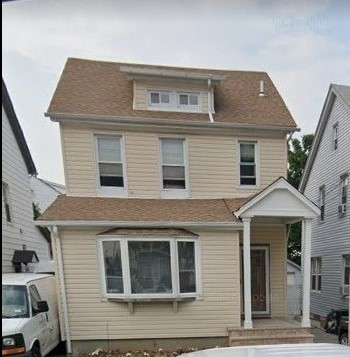 One Bedroom Apartment For Rent In Bayside. Features Hardwood Flooring Through-out, Eat In Kitchen, 1 Spacious Bedroom, 1 Full Bath, Attic Space To be Used as Home Office or Storage, Separate Living Room and Dining Room, Large Windows and Lots of Sunlight.