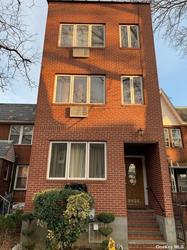 Spacious 3rd Floor Apartment For Rent In Forest Hills. Features Living Room / Dining Room Combo, Eat-In-Kitchen, 2 Bedrooms And 2 Full Bathrooms. Hardwood Flooring Throughout. Water Is Included. Close To Subway, Buses And Shops. Great Location, A Must See!
