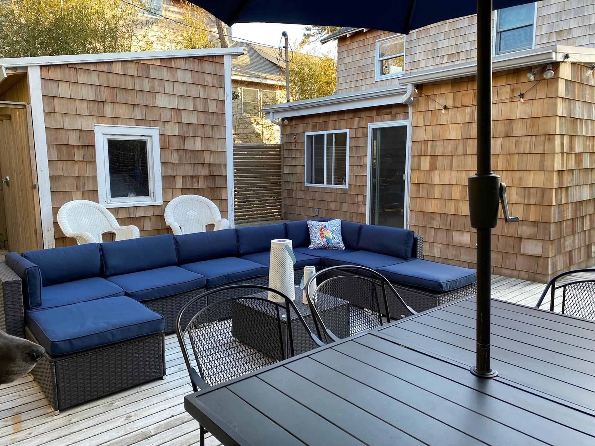 Charming 3 BR home on the east end of OB. Enjoy the luxury or being just a short walk to Seaview and to town. This home has all bedding, towels, beach chairs, bikes, wagon, BBQ and household basics provided. Nice private deck, pet friendly, and fabulous outdoor shower. 
<br>
