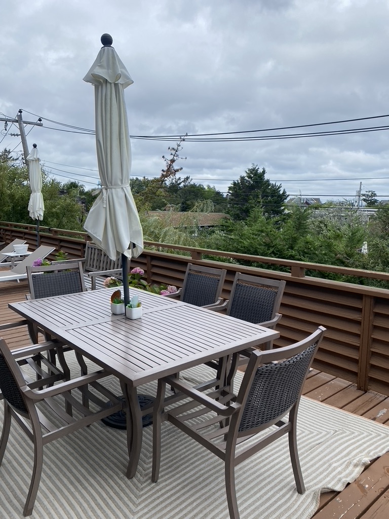 Come stay in the beautiful Seaview home. This home features 4 bedrooms. Enjoy meals on the private balcony right off the kitchen and living room. This home available for a monthly rental.  