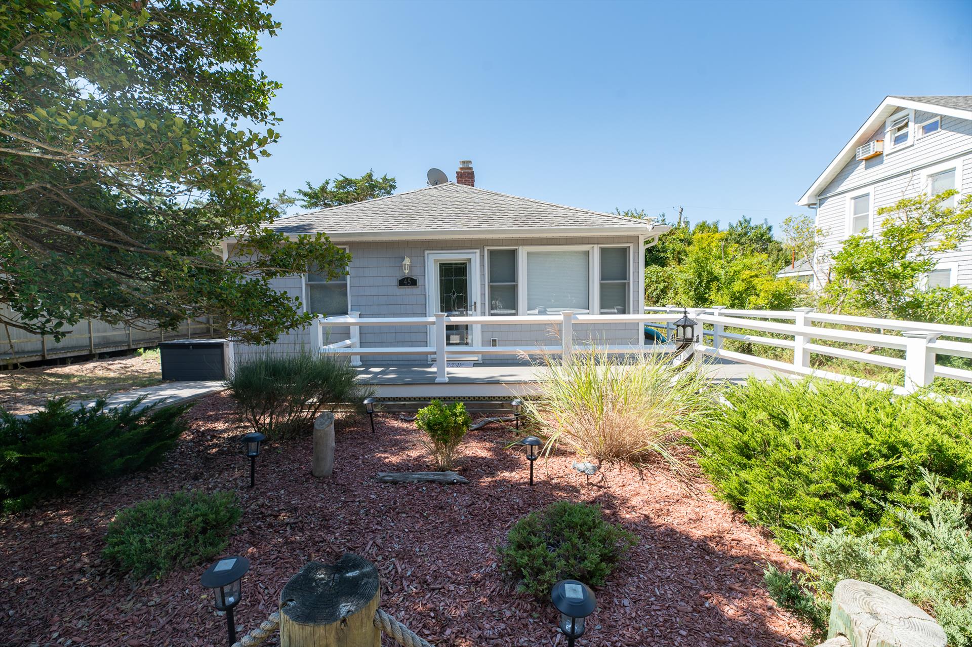 Discover the charm of Seaview in this pristine 4-bedroom, 2.5-bathroom beach cottage. This super-clean retreat offers a cozy living space perfect for your coastal getaway.

Outside, relax on the private patio or explore Seaview's amenities, including tennis, playground and kiddie pool.

Located close to the beach, this home is your gateway to seaside relaxation and adventure.

Book your stay today at this classic beach cottage in Seaview!