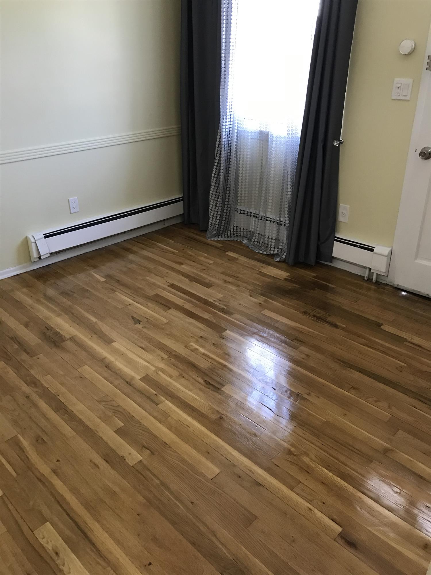 Lovely 1st Floor Apartment in Whitestone Features 2 Bedrooms, 1 Full Bath, Living Room, Dining Room, Renovated Kitchen and Bathroom. Rent Includes Heat! Great Location Close to stores and Transportation!