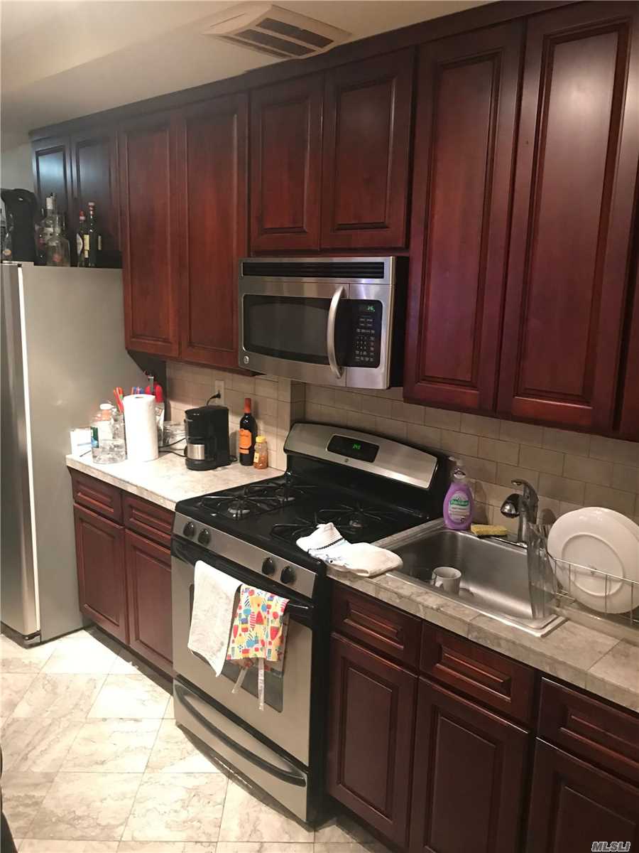 Lovely Renovated One Bedroom Apartment for Rent in Glendale. Features Living Room, Dining Room, Eat-In-Kitchen and 1 Full Bathroom. All Utilities Included, Hardwood Flooring Throughout and Comes with Yard Access. Convenient to Transportation and Shops.
