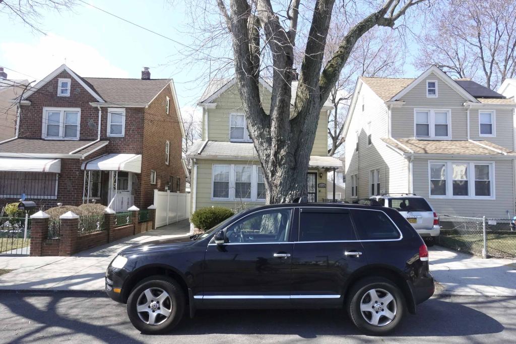 Lovely New 1st Floor Rental In Queens Village; Features Living Room, Kitchen, 1 Bedroom, An Office, and 1 Full Brand New Bathroom. Hardwood Floors Throughout. ALL UTILITIES INCLUDED! With Option To Rent Basement As Well For Additional. Conveniently Close To Shopping and Transportation. A Must See!