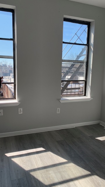 Updated, renovated, cozy 1 BR apartment,  high ceilings and tall windows allow for lot of natural light, sunny with some NY city views, updated kitchen and bathroom, all new wood like floors throughout. Located in uptown Hoboken, right on 14th St, NY bus stop right at your door step, short walk to Ferry, walk to shopping at "Trader Joe" near many local restaurants and boutiques shopping.Great for a commuter to NY City, quick access in and out of Manhattan 24/7
available for March1st. - 
monthly rent $1,650.-
security deposit 1.5mo 
broker fee 1mo
call or text the listing agent for more info and a tour