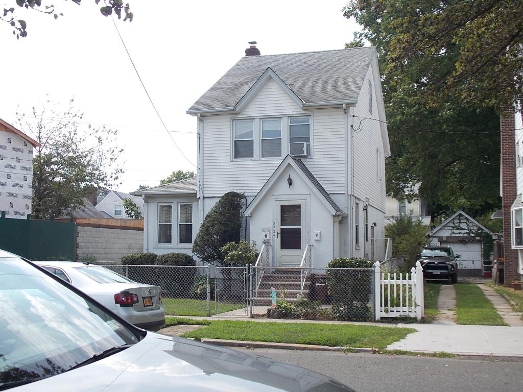 Large 1 Bedroom Duplex For Rent In Whitestone; Main Floor Features Living Room, Dining Room, Eat-In-KItchen, and Full Bathroom. Large Bedroom On Top Floor. Hardwood Floors Throughout. Conveniently Located Near Stores, Buses And Schools. 