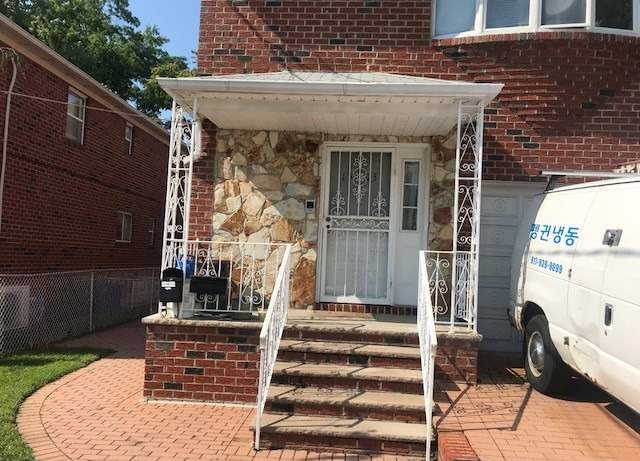 Sunny Two Bedroom Apartment For Rent In Whitestone Features Living Room, Eat In Kitchen, One Full Bath and Yard Access. Hardwood Flooring Through Out. Convenient to Buses Q15, Q15A, Q76, and QM20, Shopping and Dining.